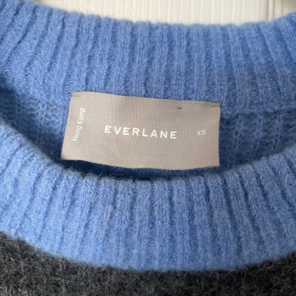 Everlane Alpaca Wool Minimalist Relaxed Gray Blue Stripe
Crewneck Sweater XS - Picture 7 of 7